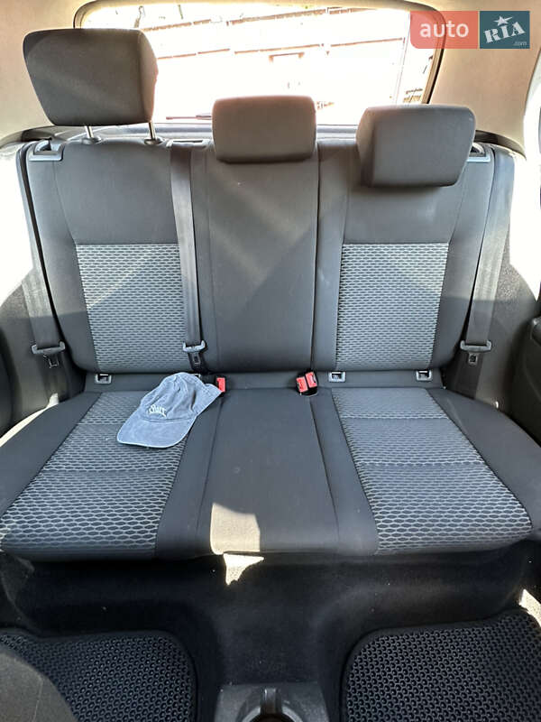 Хетчбек Volkswagen Golf 2010 в Києві