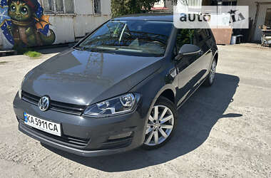 Хетчбек Volkswagen Golf 2014 в Києві