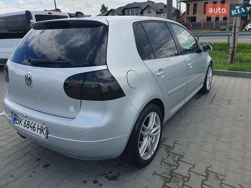 Хетчбек Volkswagen Golf 2008 в Луцьку
