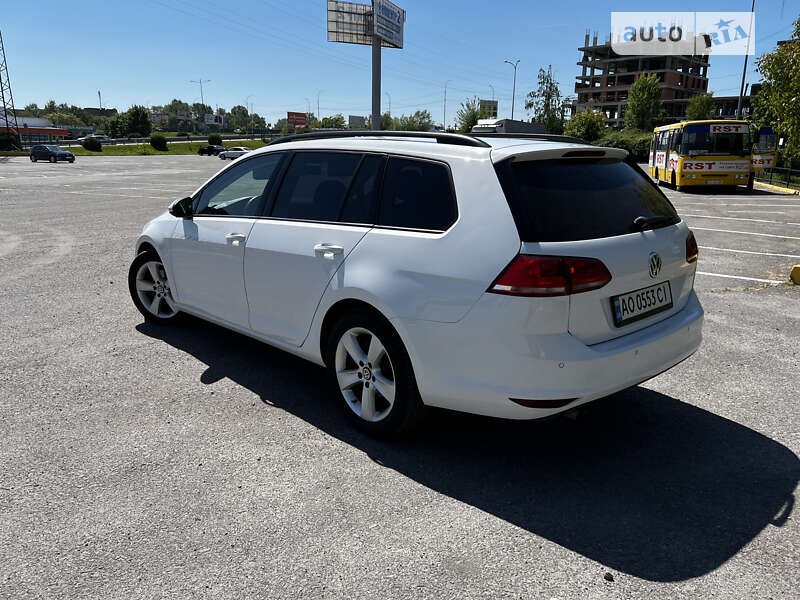 Универсал Volkswagen Golf 2015 в Ужгороде