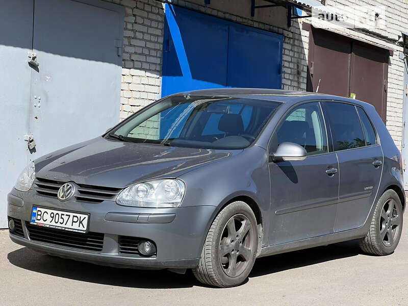 Хэтчбек Volkswagen Golf 2008 в Львове