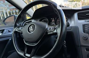 Хэтчбек Volkswagen Golf 2014 в Ровно