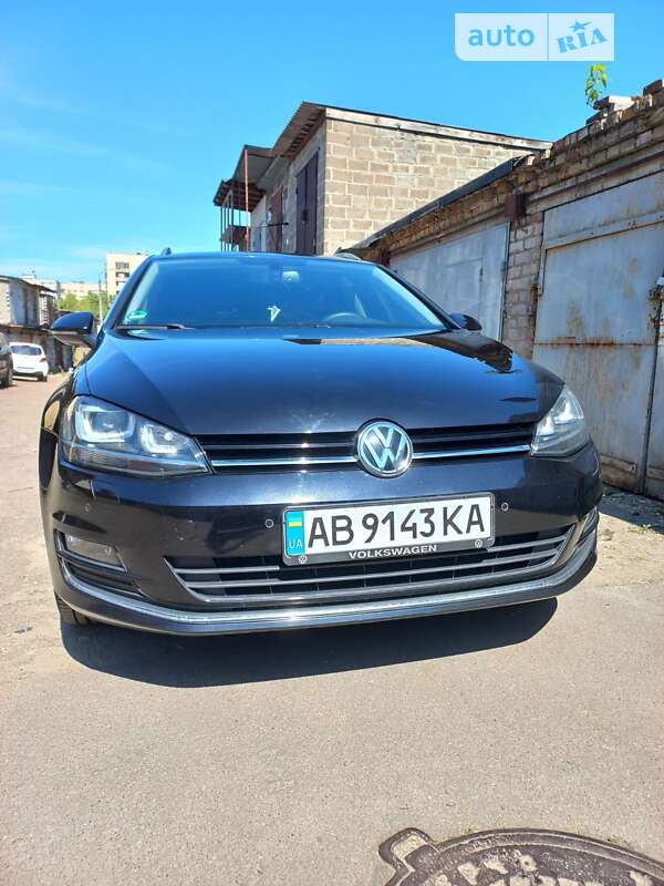 Универсал Volkswagen Golf 2016 в Киеве