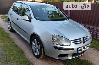 Хетчбек Volkswagen Golf 2004 в Любешові