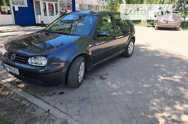 Хэтчбек Volkswagen Golf 2002 в Сумах