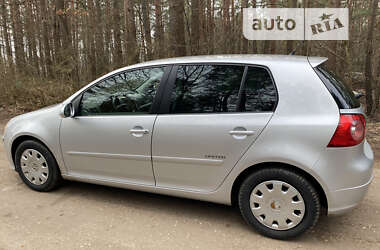 Хэтчбек Volkswagen Golf 2008 в Бродах