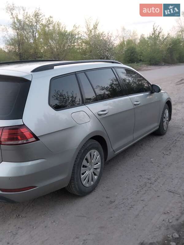 Універсал Volkswagen Golf 2017 в Кривому Розі