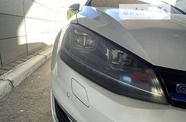 Хэтчбек Volkswagen Golf 2015 в 