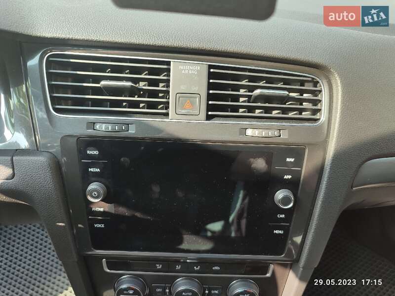 Универсал Volkswagen Golf 2017 в Кропивницком фото 29 Универсал Volkswagen Golf 2017 в Кропивницком