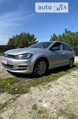 Универсал Volkswagen Golf 2015 в Ровно