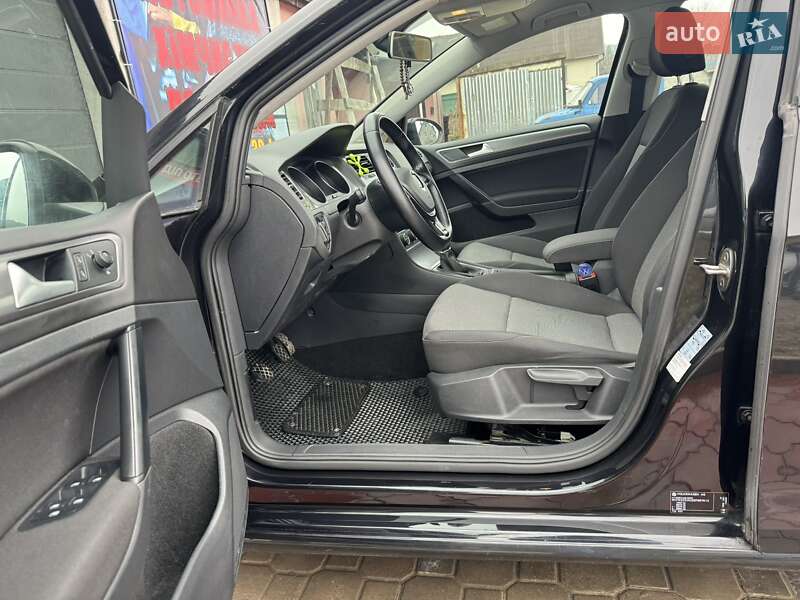 Универсал Volkswagen Golf 2014 в Кременце