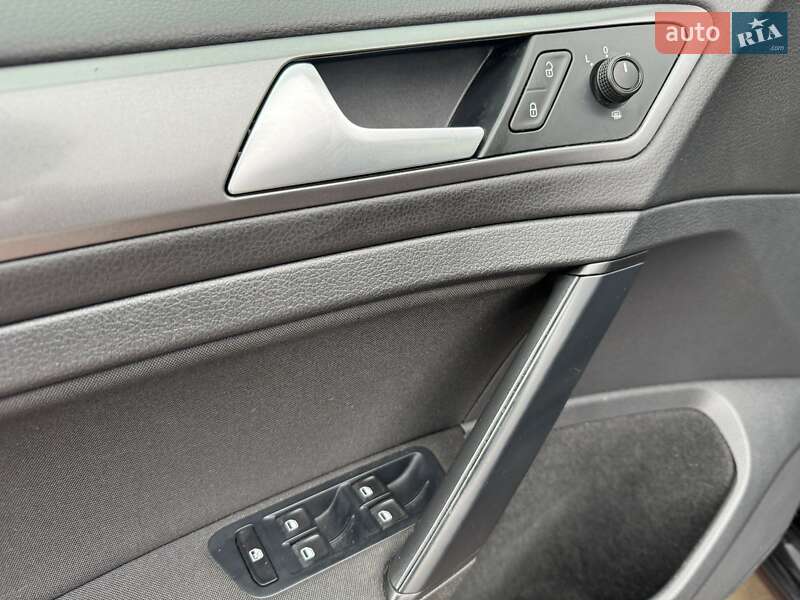 Универсал Volkswagen Golf 2014 в Кременце