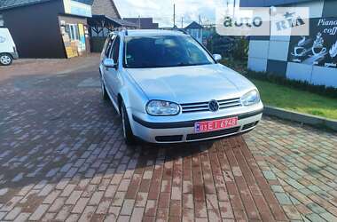 Универсал Volkswagen Golf 2002 в Сарнах