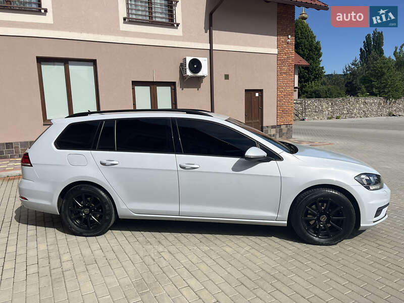 Универсал Volkswagen Golf 2017 в Мукачево