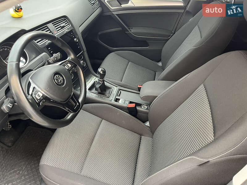 Универсал Volkswagen Golf 2017 в Мукачево