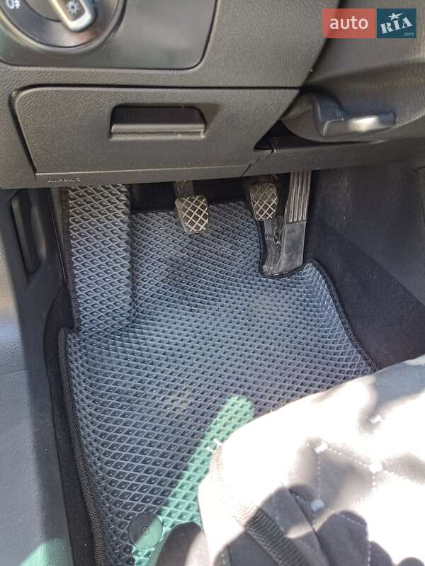 Хетчбек Volkswagen Golf 2010 в Славуті