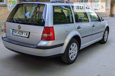 Универсал Volkswagen Golf 2004 в Киеве
