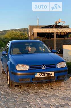 Хетчбек Volkswagen Golf 1999 в Береговому