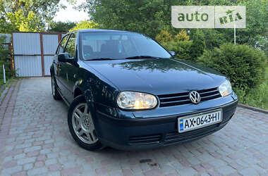 Хетчбек Volkswagen Golf 2002 в Львові