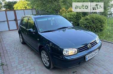 Хетчбек Volkswagen Golf 2002 в Львові