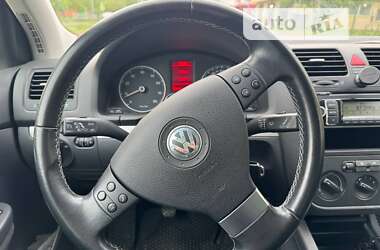 Хетчбек Volkswagen Golf 2008 в Києві