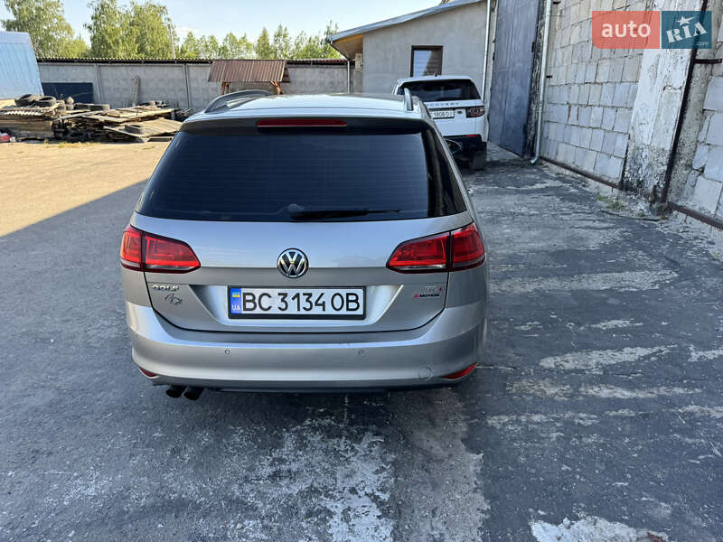 Универсал Volkswagen Golf 2015 в Жовкве