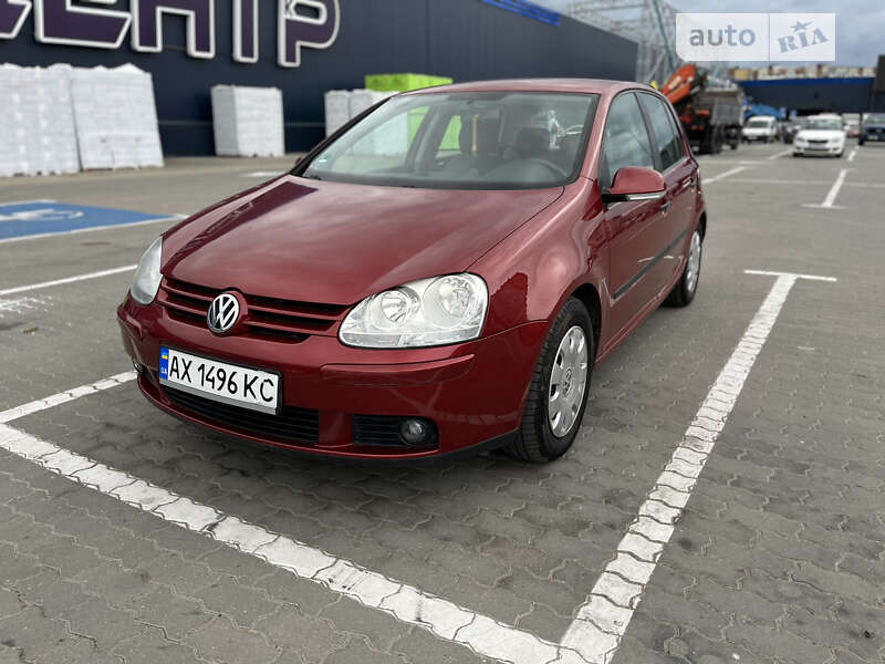 Хэтчбек Volkswagen Golf 2004 в Ивано-Франковске