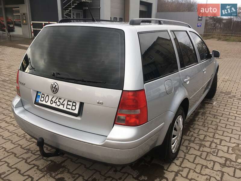 Универсал Volkswagen Golf 2003 в Бучаче