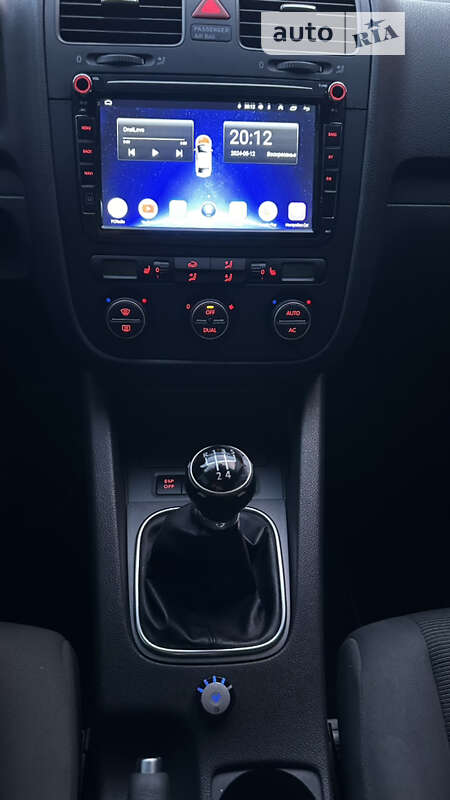 Хэтчбек Volkswagen Golf 2008 в Запорожье