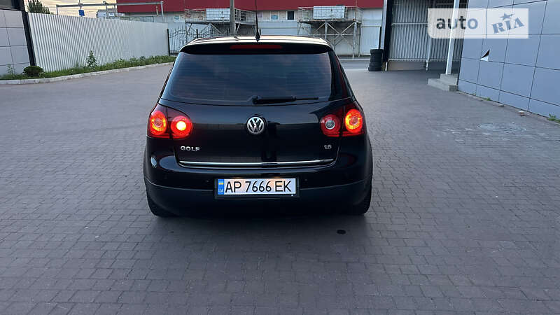 Хэтчбек Volkswagen Golf 2008 в Запорожье
