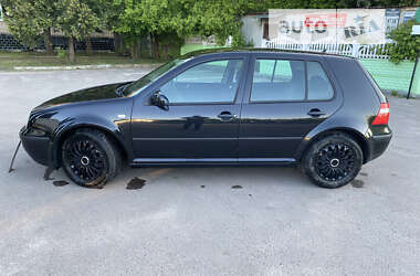 Хэтчбек Volkswagen Golf 2003 в Дубно