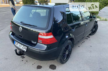 Хэтчбек Volkswagen Golf 2003 в Дубно