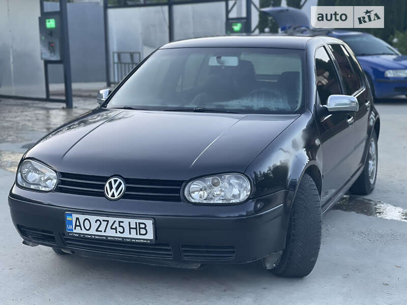 Хетчбек Volkswagen Golf 2000 в Яремчі