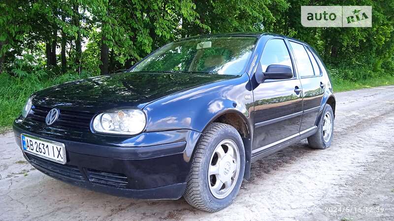 Хетчбек Volkswagen Golf 2001 в Бару