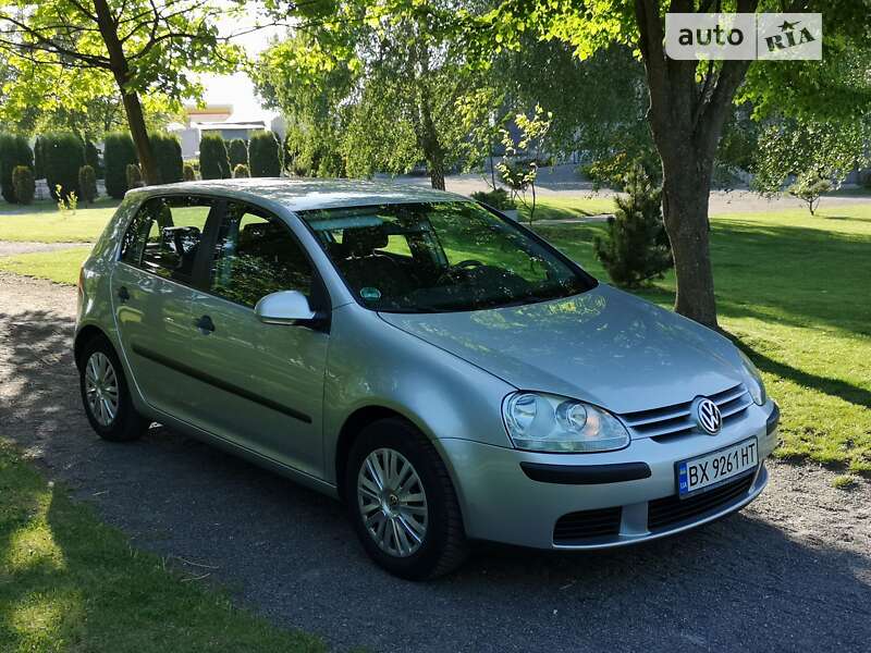 Хетчбек Volkswagen Golf 2005 в Хмельницькому