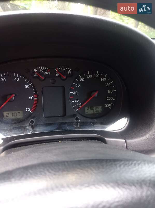 Хетчбек Volkswagen Golf 2002 в Кам'янець-Подільському