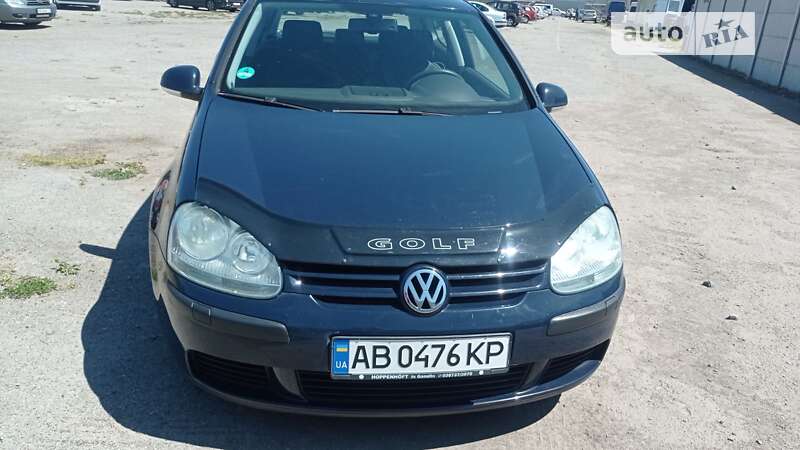 Хэтчбек Volkswagen Golf 2004 в Виннице