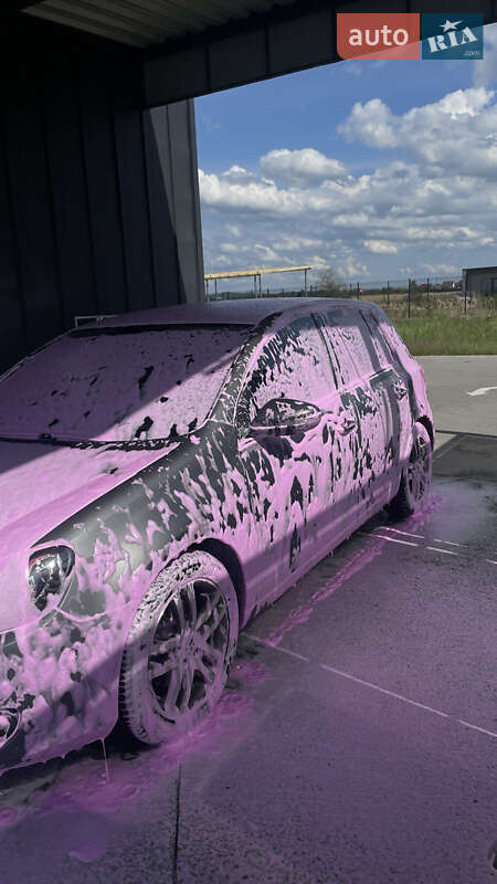 Хэтчбек Volkswagen Golf 2011 в Буштыне