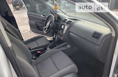 Хэтчбек Volkswagen Golf 2004 в Хмельницком