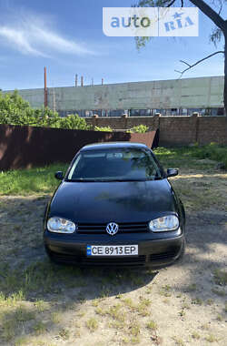 Хэтчбек Volkswagen Golf 2002 в Черновцах