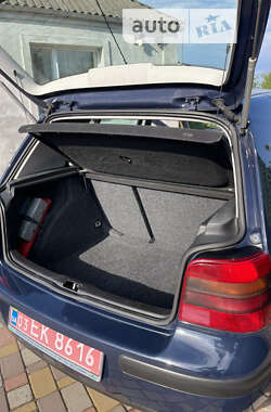 Хэтчбек Volkswagen Golf 2002 в Хороле