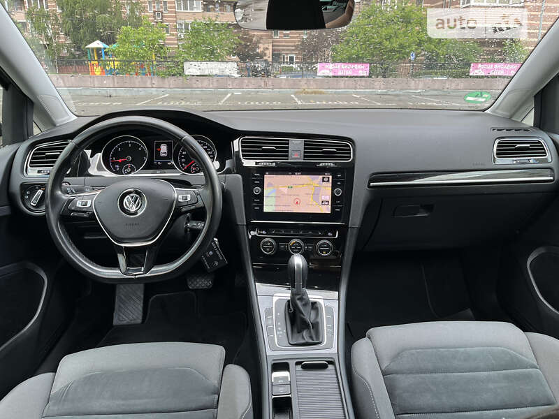 Универсал Volkswagen Golf 2018 в Киеве