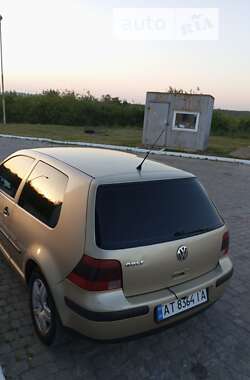 Хэтчбек Volkswagen Golf 2002 в Надворной