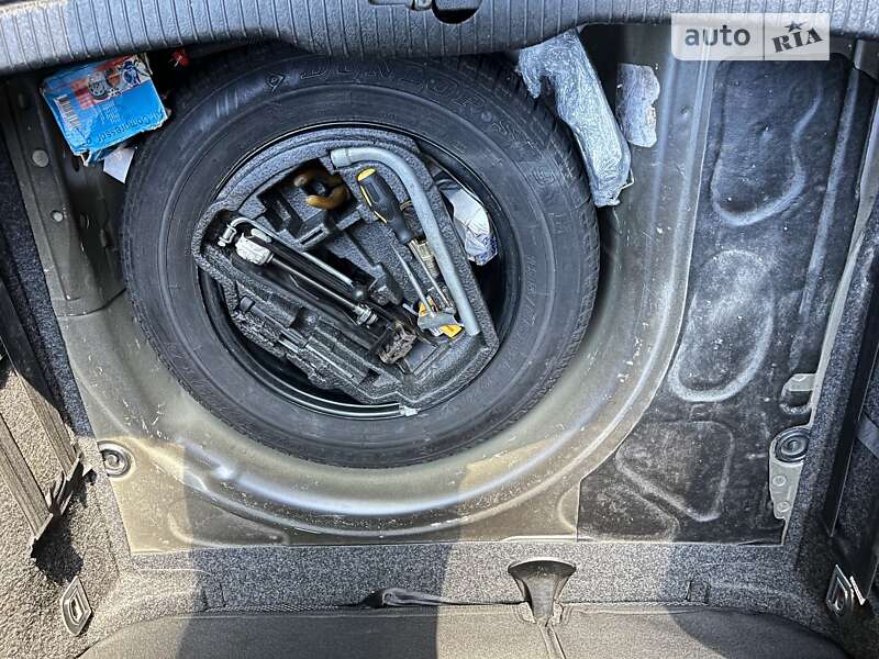 Хэтчбек Volkswagen Golf 2003 в Киеве