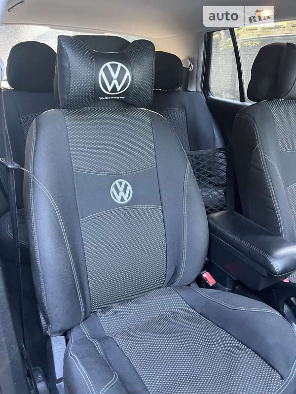 Хэтчбек Volkswagen Golf 2003 в Киеве