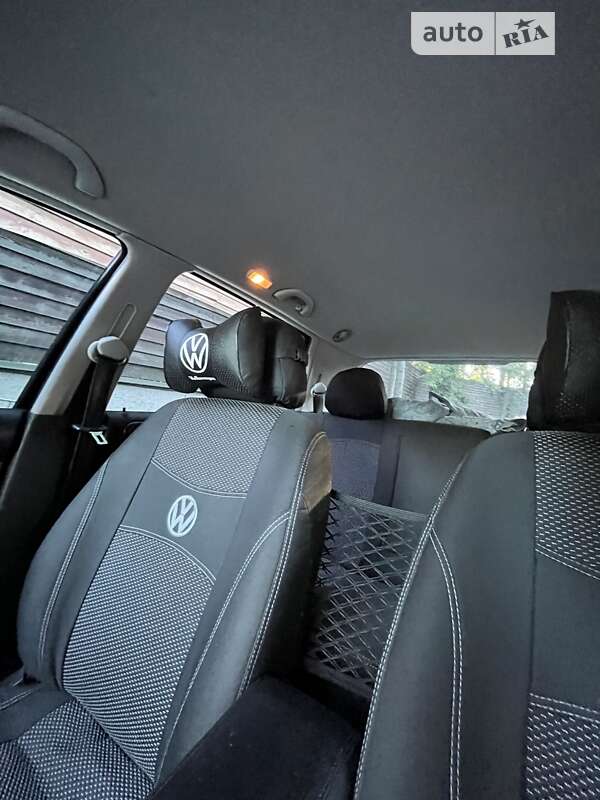 Хэтчбек Volkswagen Golf 2003 в Киеве