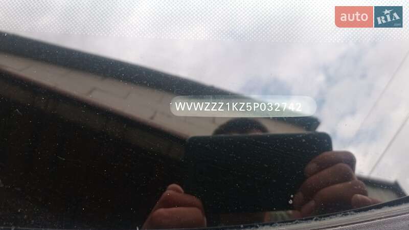 Хэтчбек Volkswagen Golf 2004 в 