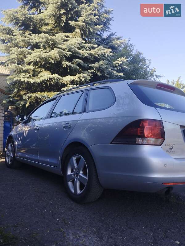 Універсал Volkswagen Golf 2012 в Полтаві