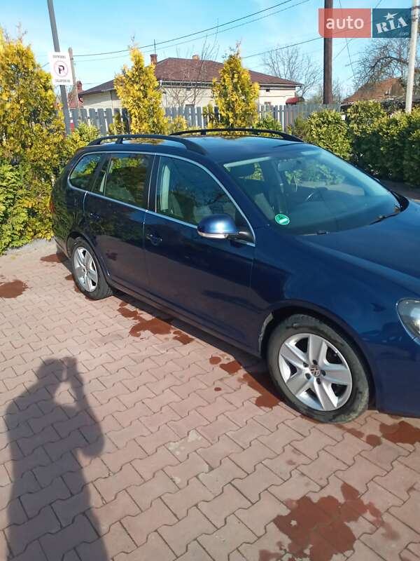 Универсал Volkswagen Golf 2010 в Стрые