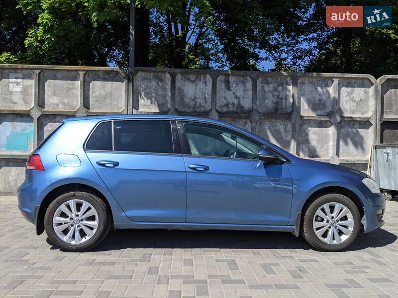 Хэтчбек Volkswagen Golf 2013 в Днепре